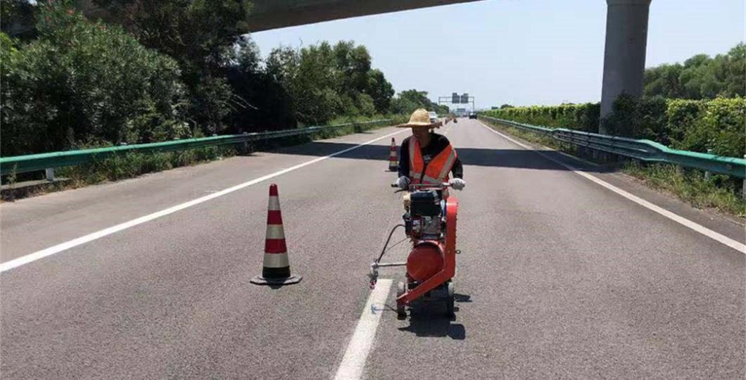 道路劃線-涂底油